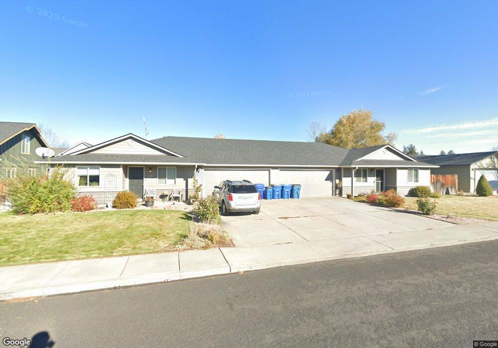 2767 SW Peridot Ave, Redmond, OR 97756 - photo 1