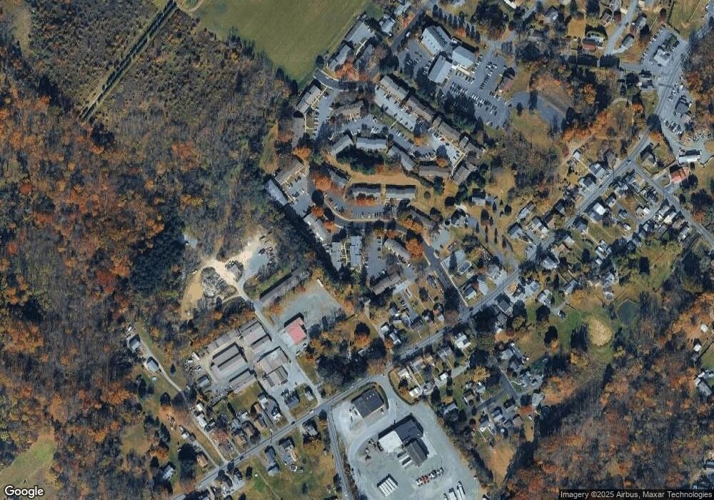 130 Village Dr unit 15, Boyertown, PA 19512 - photo 1