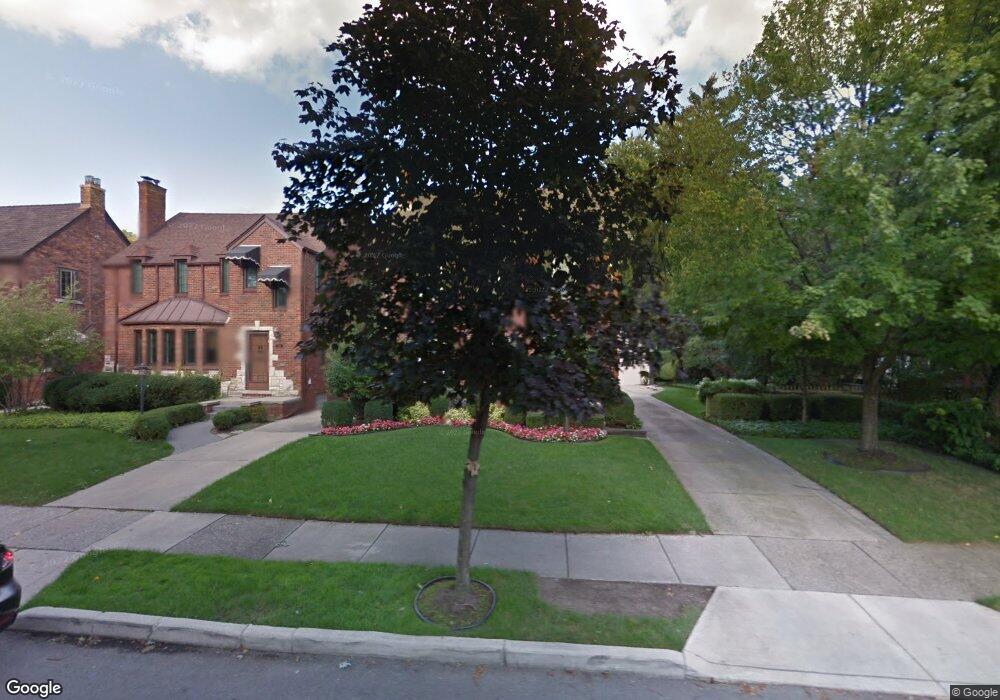 218 Fisher Rd, Grosse Pointe Farms, MI 48230 - photo 1