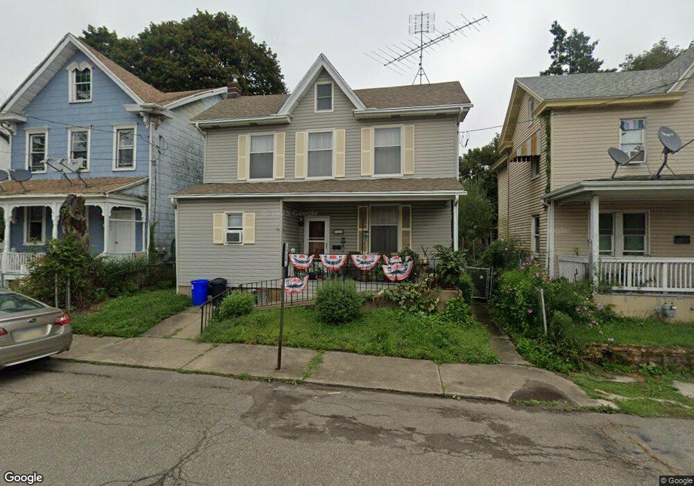 211 E Hemlock St, Hazleton, PA 18201 - photo 1