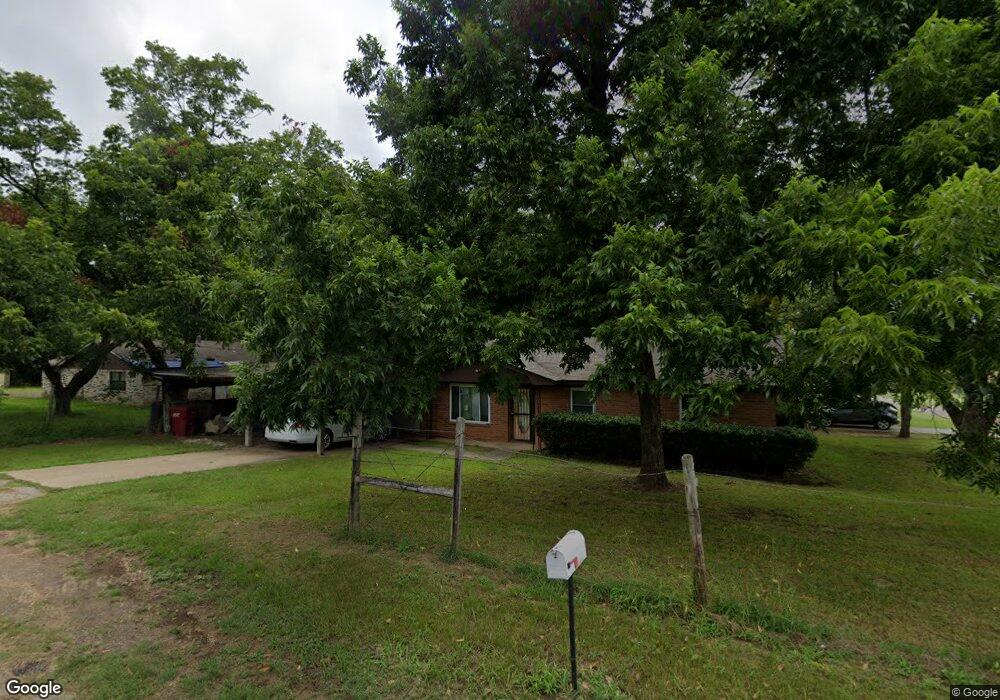 1109 S J St, Hugo, OK 74743 - photo 1