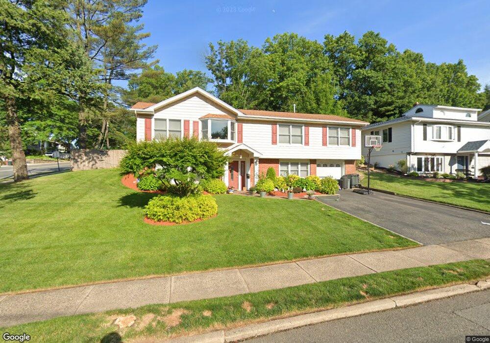 690 Westview Ct, River Edge, NJ 07661 - photo 1