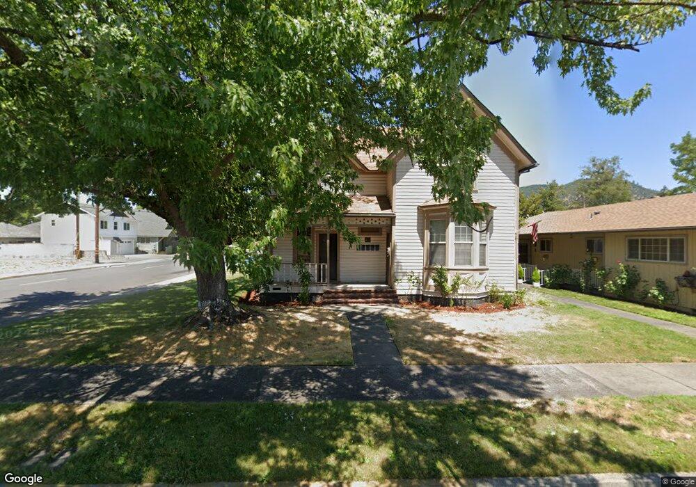 302 NE D St, Grants Pass, OR 97526 - photo 1