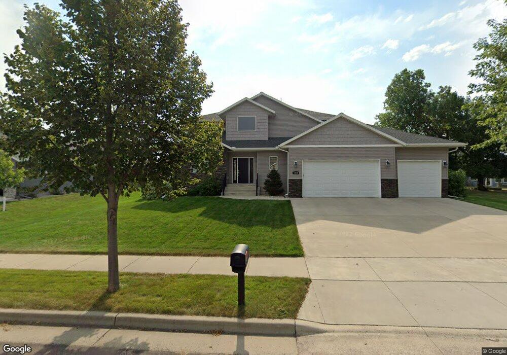 817 11th St N, New Ulm, MN 56073 - photo 1