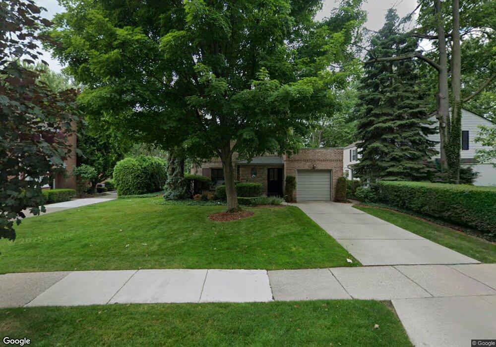 47 Edgemere Rd, Grosse Pointe Farms, MI 48236 - photo 1