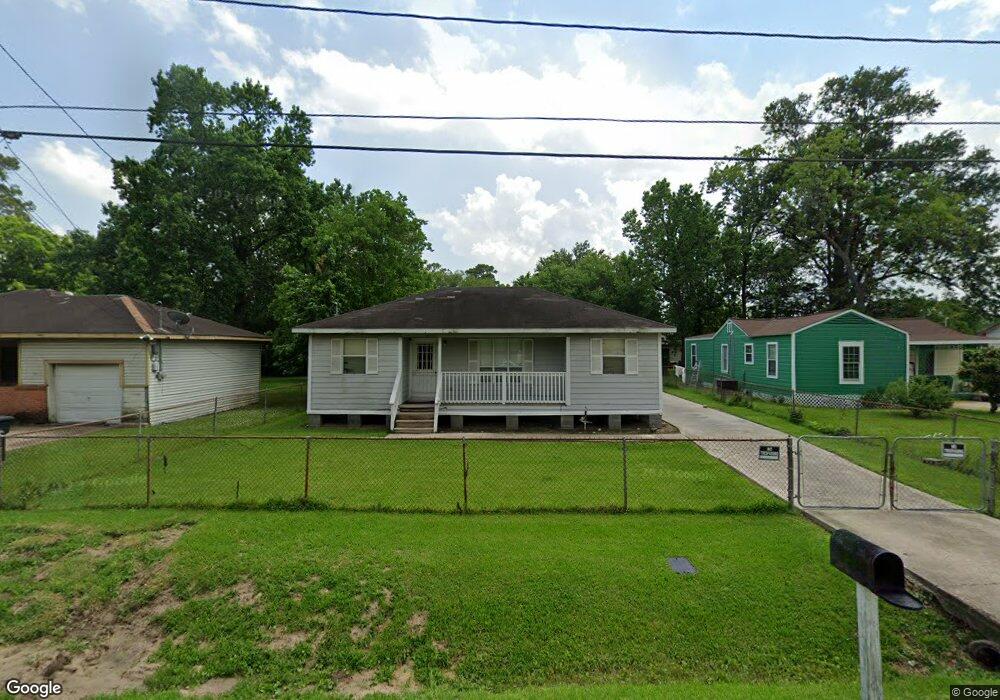 7106 Weyburn St, Houston, TX 77028 - photo 1