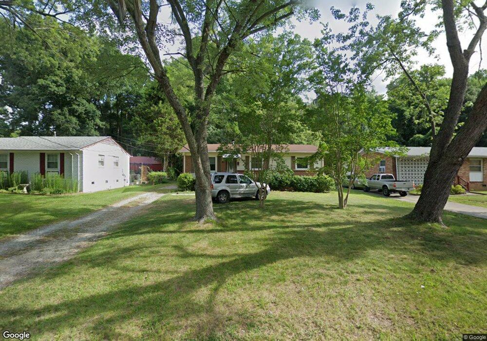 1520 W Meadowview Rd, Greensboro, NC 27403 - photo 1