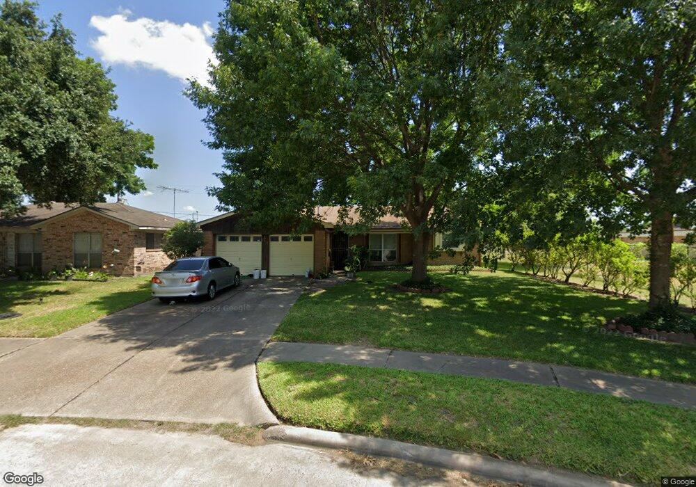 1302 Twin Falls Rd, Houston, TX 77088 - photo 1