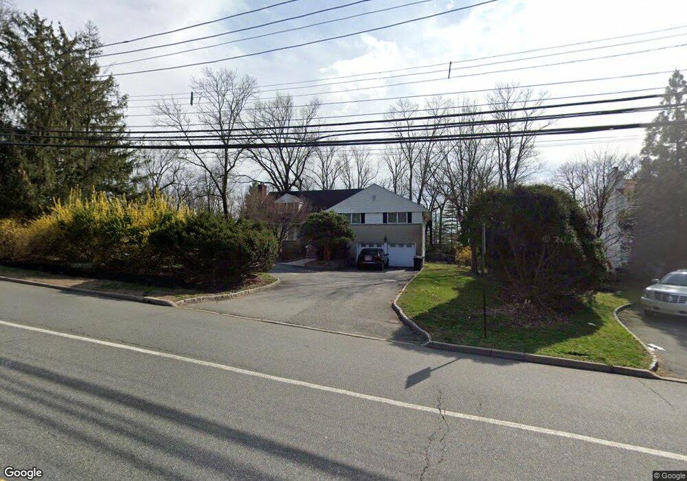 290 E Clinton Ave, Tenafly, NJ 07670 - photo 1