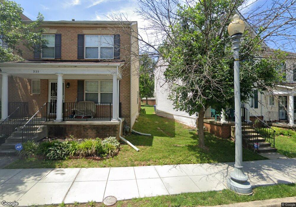 933 Blakney St SE, Washington, DC 20032 - photo 1