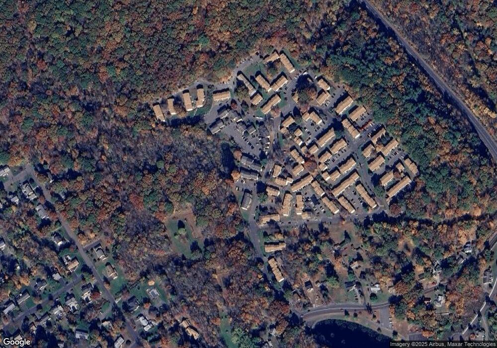 108 Lantern Park Dr unit 7, Naugatuck, CT 06770 - photo 1