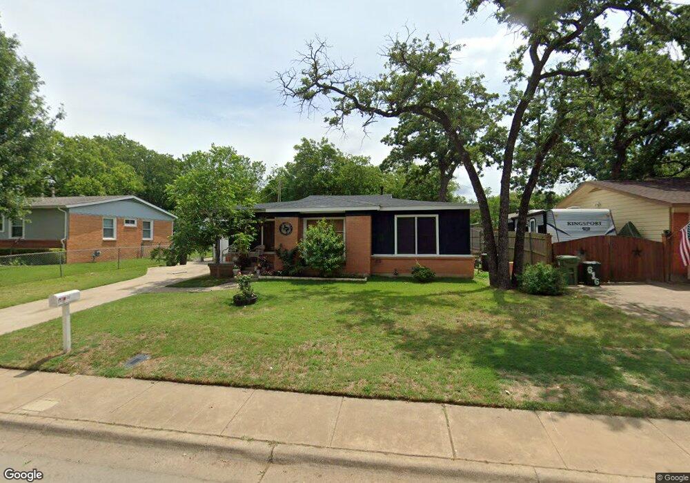 620 Buena Vista Dr, Hurst, TX 76053 - photo 1