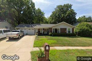 1860 Arrowpoint Dr, Saint Louis, MO 63138