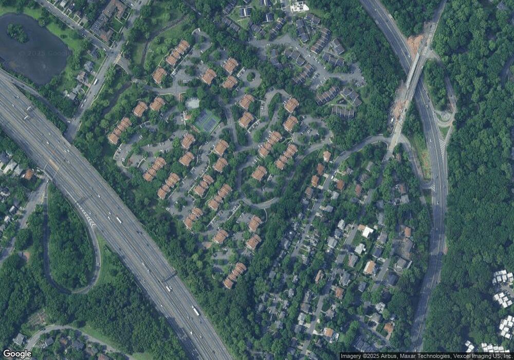 8 Squire Ct, Englewood, NJ 07631 - photo 1