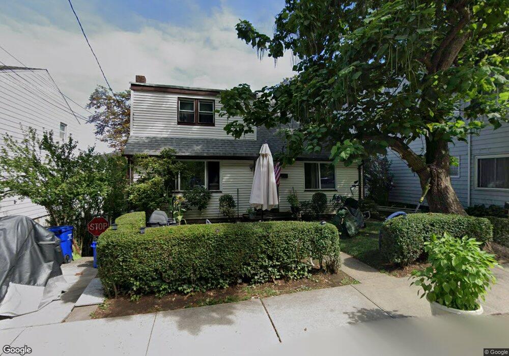 673 Undercliff Ave, Edgewater, NJ 07020 - photo 1