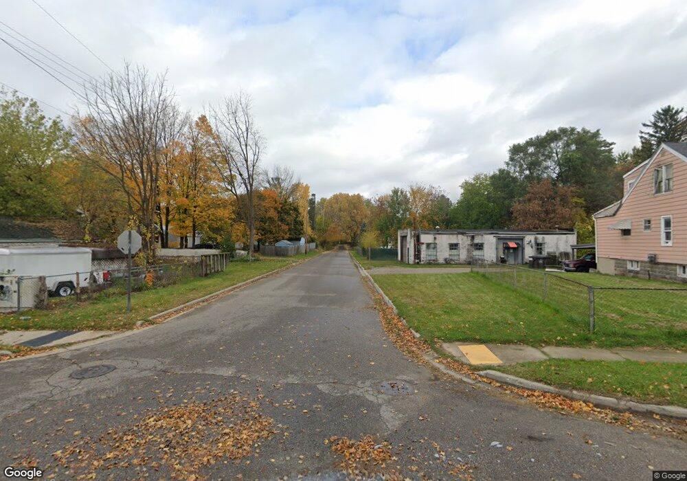 4 Everett Ln, Lansing, MI 48910 - photo 1