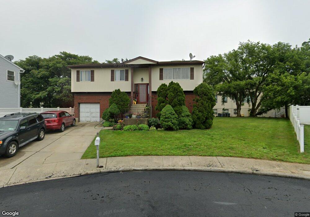 1111 Christopher Ct, West Hempstead, NY 11552 - photo 1