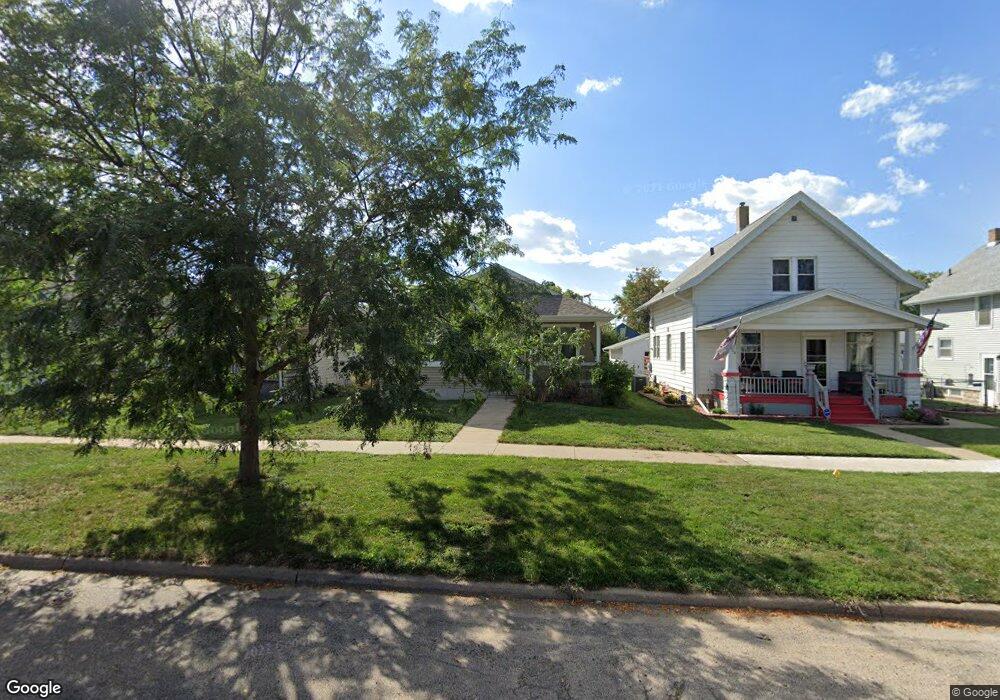 1814 I St SW, Cedar Rapids, IA 52404 - photo 1