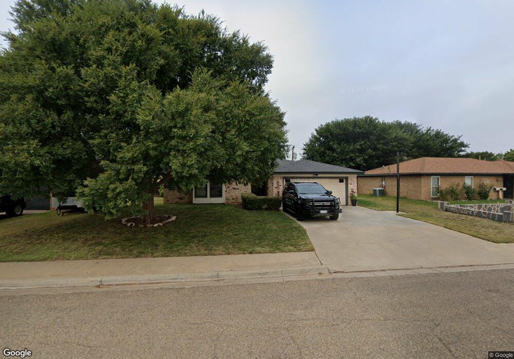 609 Bailey Ave, Dumas, TX 79029 - photo 1