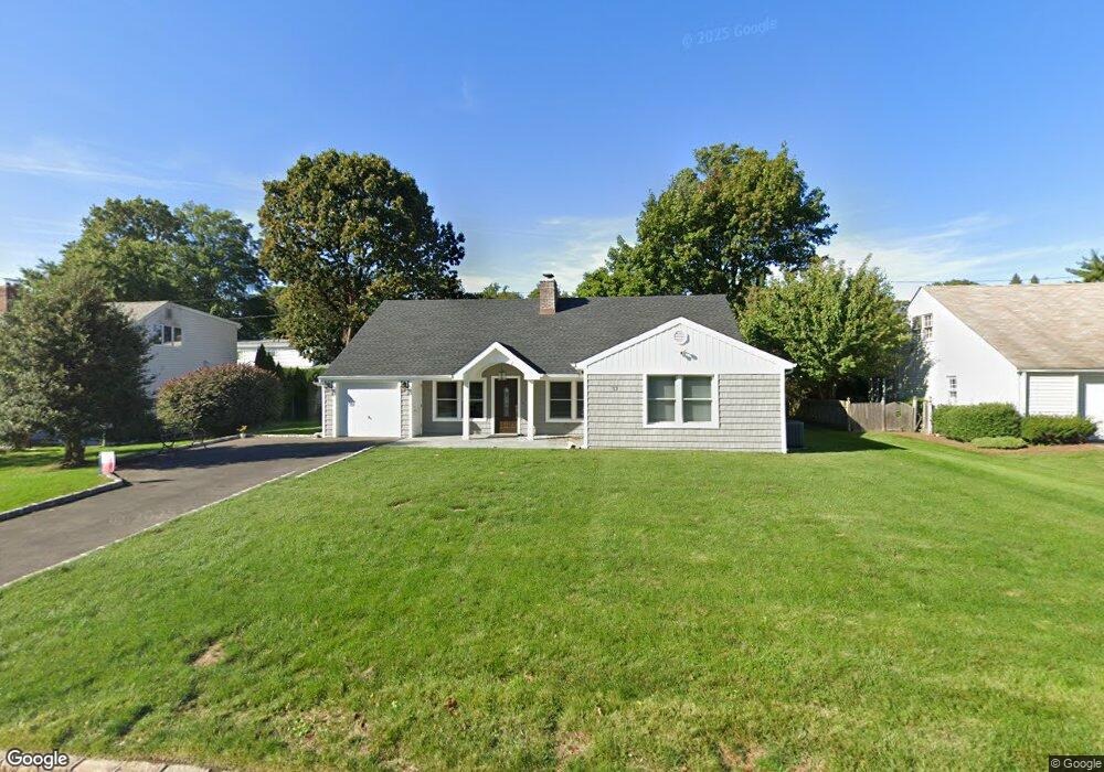 33 Chase Rd, Manhasset, NY 11030 - photo 1