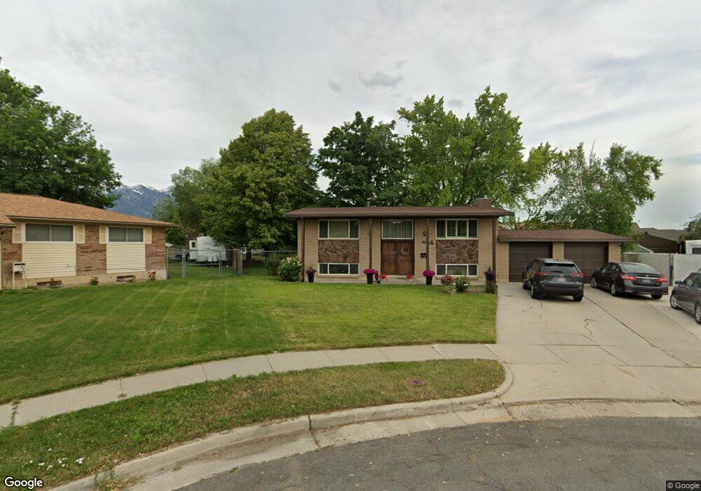 8557 Fairoaks Cir, Sandy, UT 84070 - photo 1