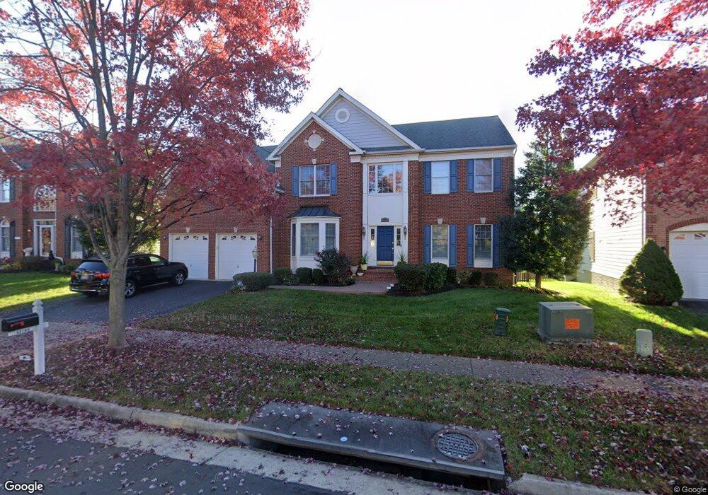 43149 Valiant Dr, Chantilly, VA 20152 - photo 1