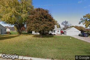 301 Railroad St, Hull, IA 51239