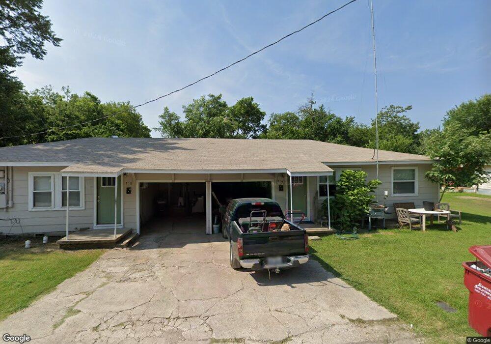 718 E 11th St, Bonham, TX 75418 - photo 1
