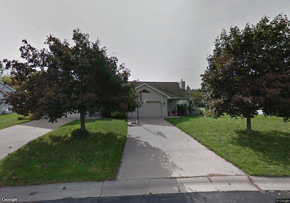 1715 W Roselawn Dr, Appleton, WI 54914 - photo 1