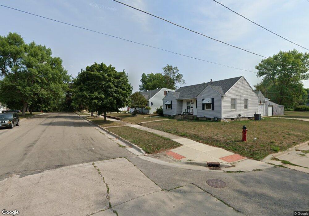 1305 6th St SE, Austin, MN 55912 - photo 1