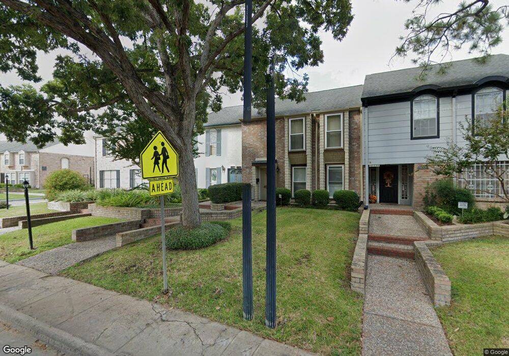 10238 Briar Forest Dr unit 22, Houston, TX 77042 - photo 1