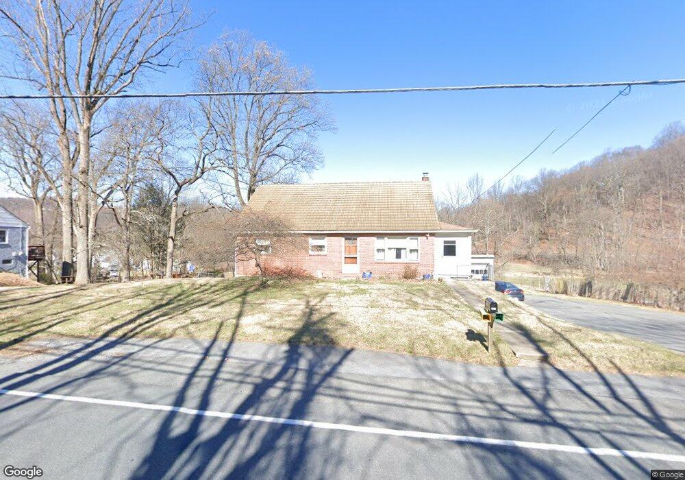 1815 Butter Ln, Reading, PA 19606 - photo 1