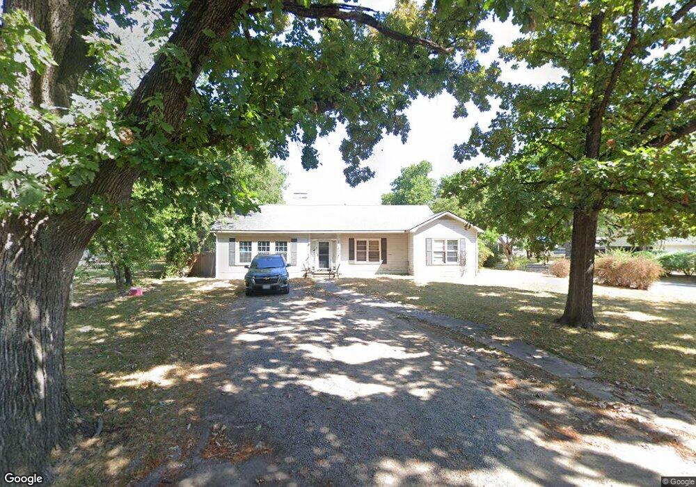 521 E 13th St, Bonham, TX 75418 - photo 1