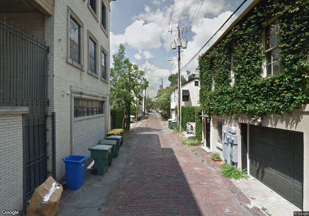 24 W Gordon Ln unit CARRIAGE, Savannah, GA 31401 - photo 1