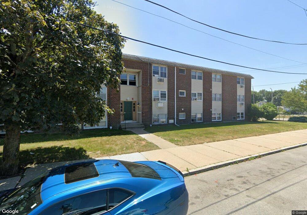 11 Woodbine St unit 5, Pawtucket, RI 02860 - photo 1