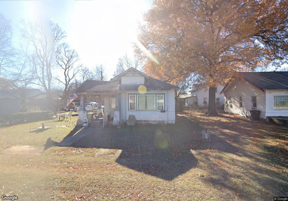 512 W Seneca St, Okmulgee, OK 74447 - photo 1