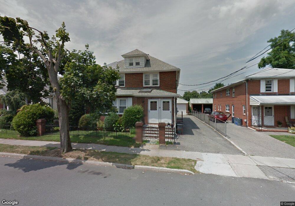 10 Frost Pond Rd, Glen Cove, NY 11542 - photo 1