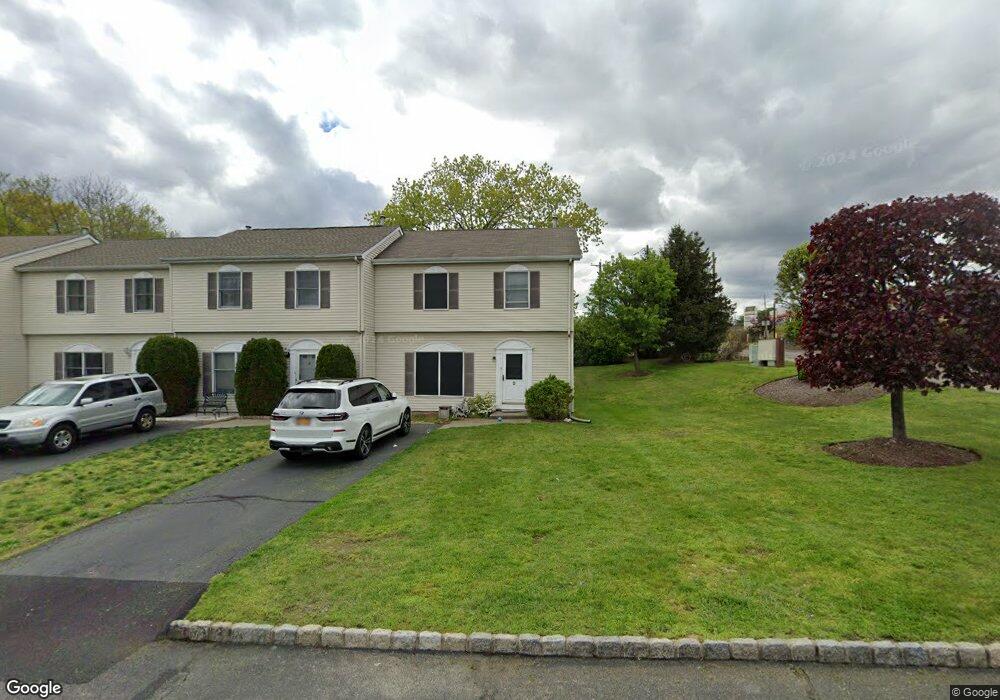 2 Melucci Ct, West Haverstraw, NY 10993 - photo 1