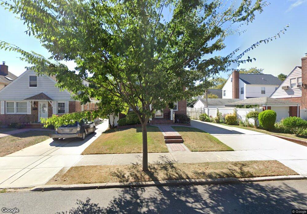 8210 248th St, Bellerose, NY 11426 - photo 1