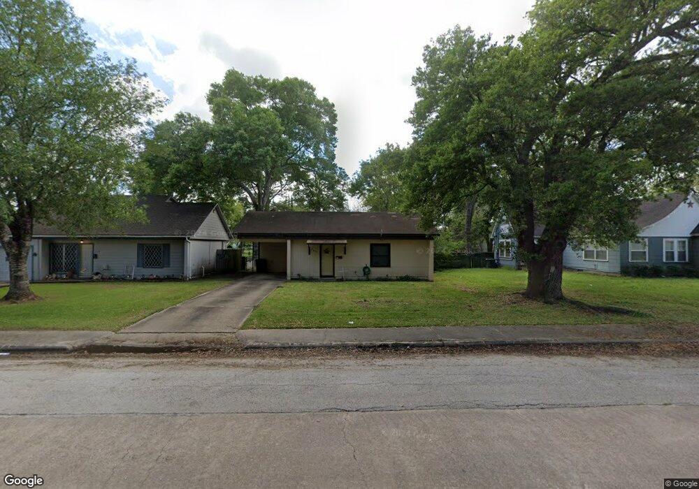 3014 4th St, Bay City, TX 77414 - photo 1