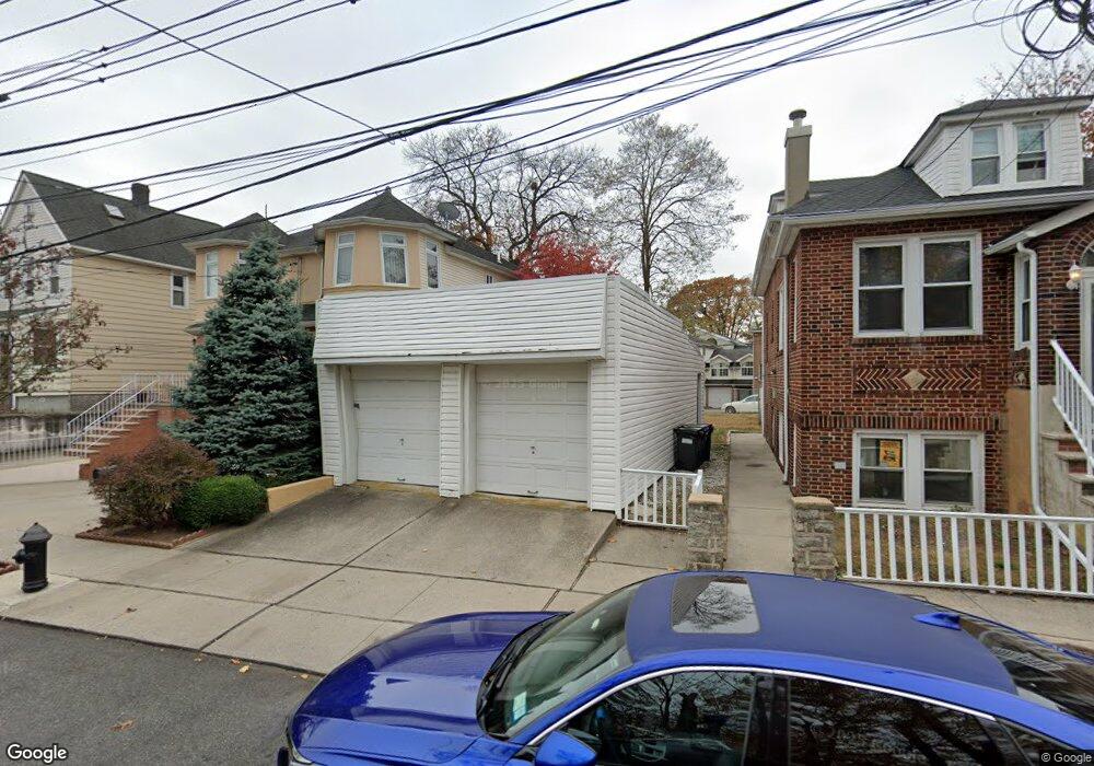 22 Pebble Ln, Staten Island, NY 10305 - photo 1