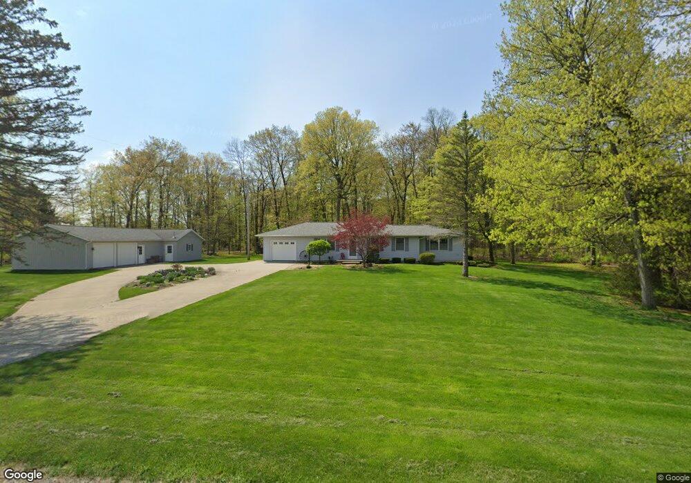 10384 Bradley Rd, Frankenmuth, MI 48734 - photo 1