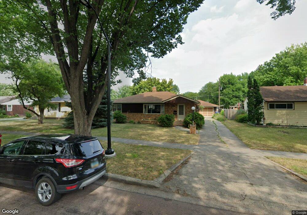2205 9th St N, Fargo, ND 58102 - photo 1