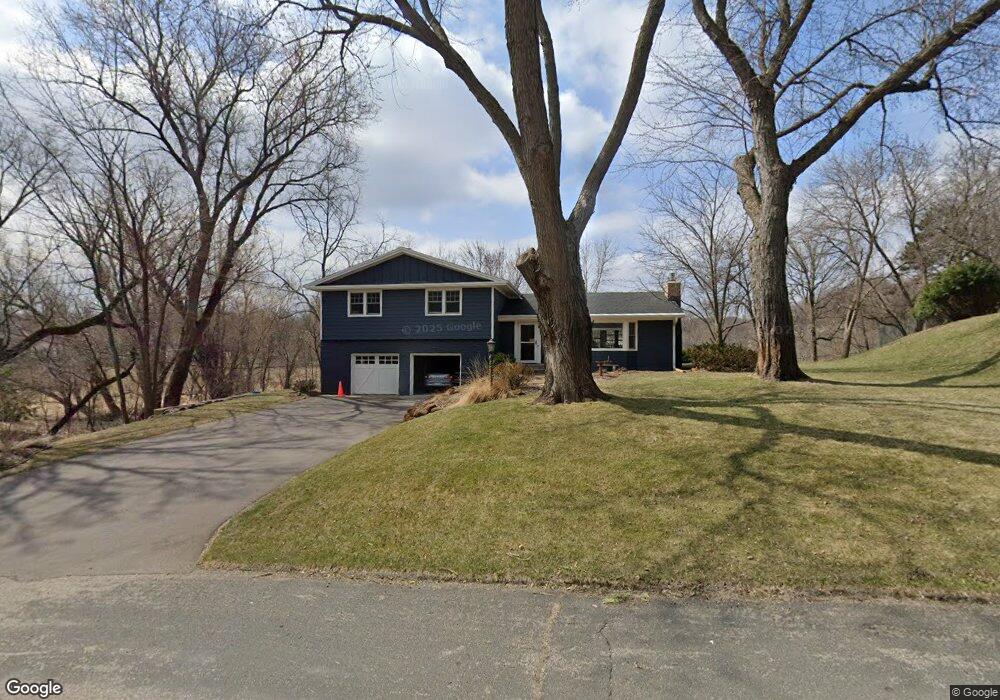 18427 Heathcote Ln, Wayzata, MN 55391 - photo 1