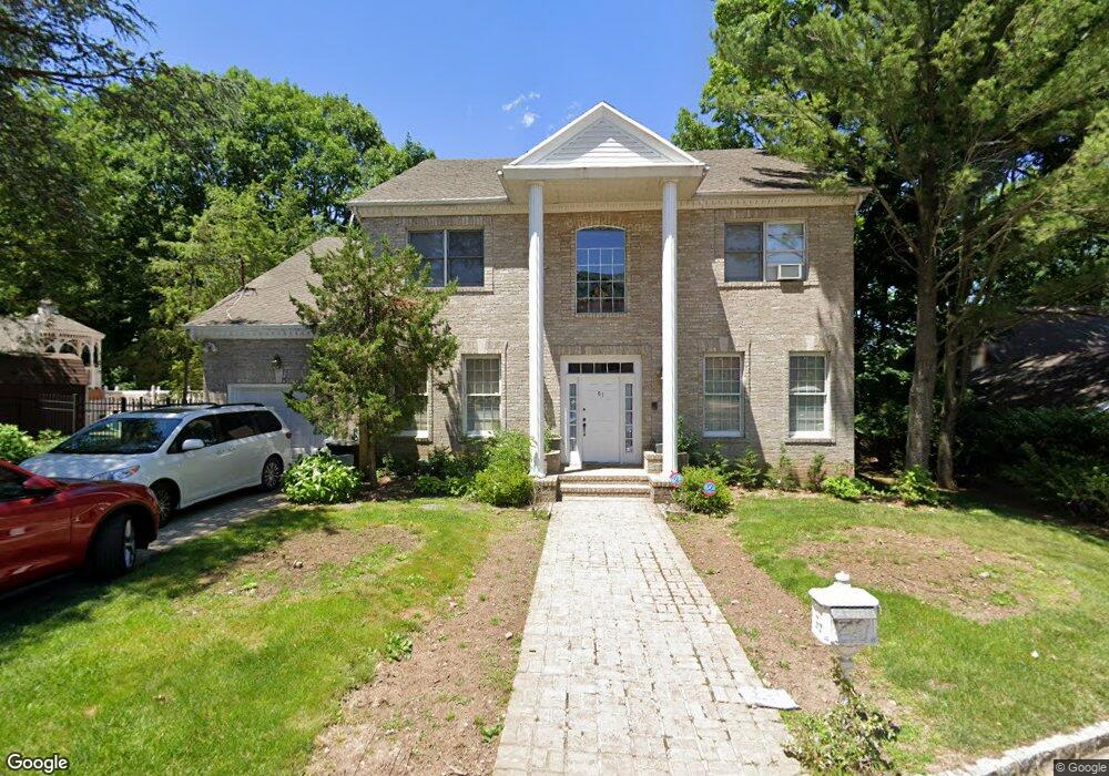 61 E Loop Rd, Staten Island, NY 10304 - photo 1