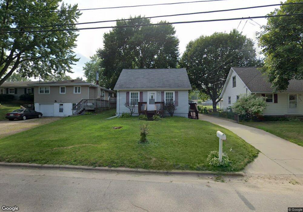 2452 Fruitland Blvd SW, Cedar Rapids, IA 52404 - photo 1