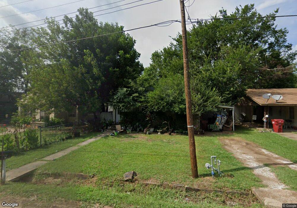 211 E Main St, Hugo, OK 74743 - photo 1