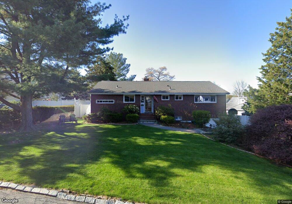 9 Bainbridge Ct, Yonkers, NY 10710 - photo 1