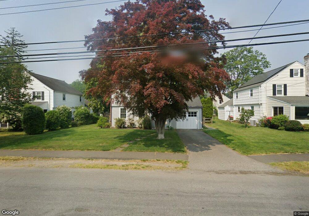 178 S Pine Creek Rd, Fairfield, CT 06824 - photo 1