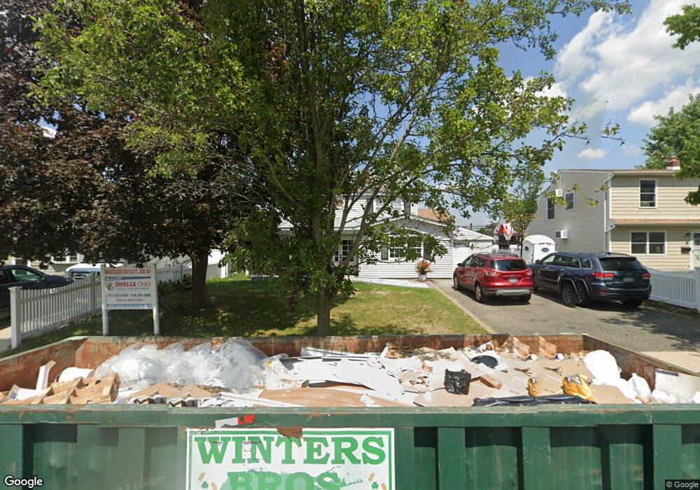 45 Stirrup Ln, Levittown, NY 11756 - photo 1